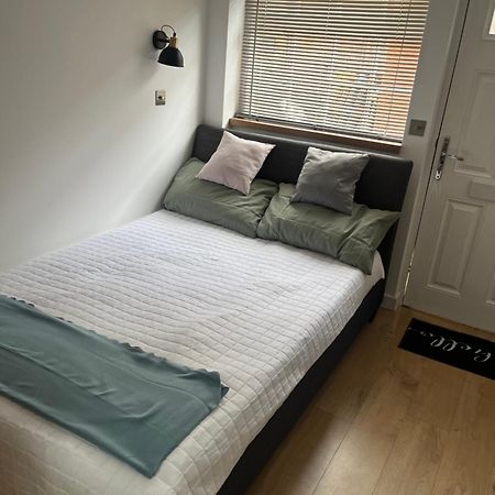 Teddington Little Gem Apartment London Ngoại thất bức ảnh