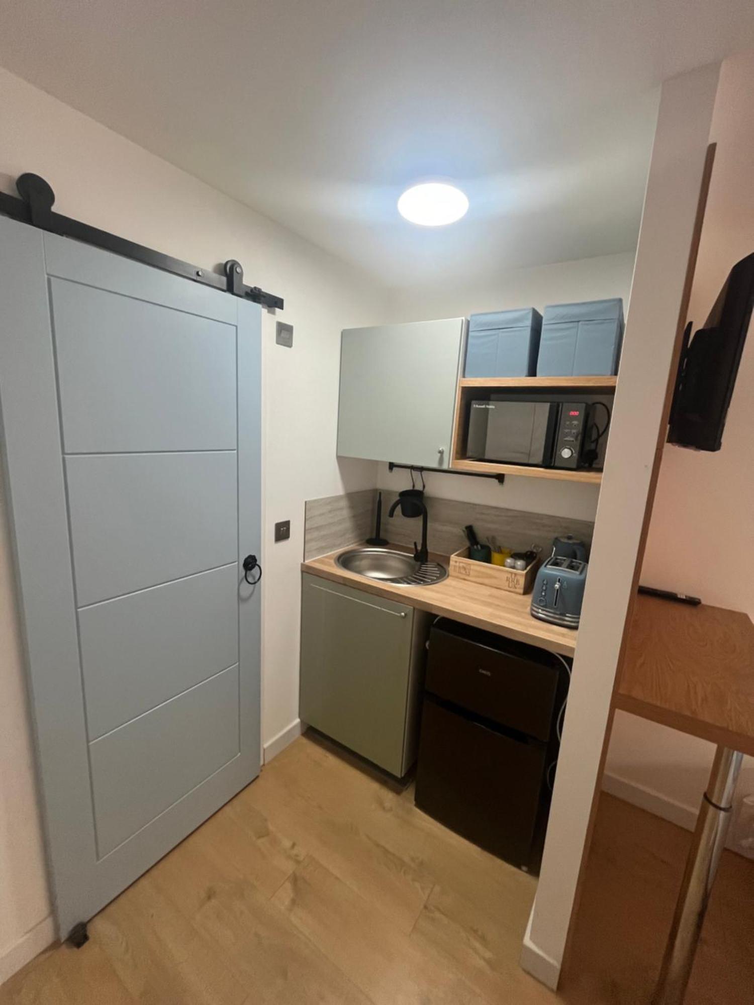 Teddington Little Gem Apartment London Ngoại thất bức ảnh