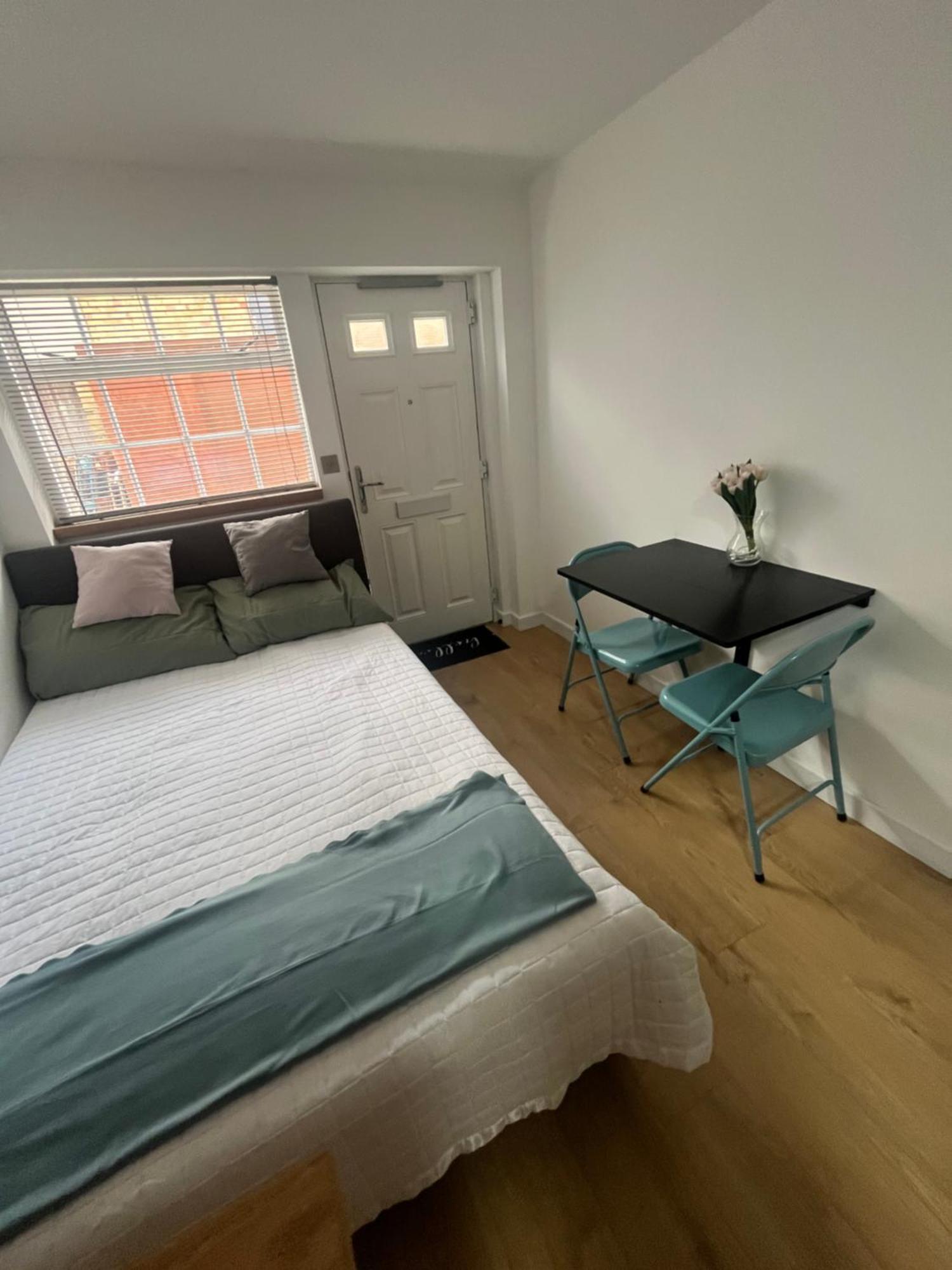 Teddington Little Gem Apartment London Ngoại thất bức ảnh