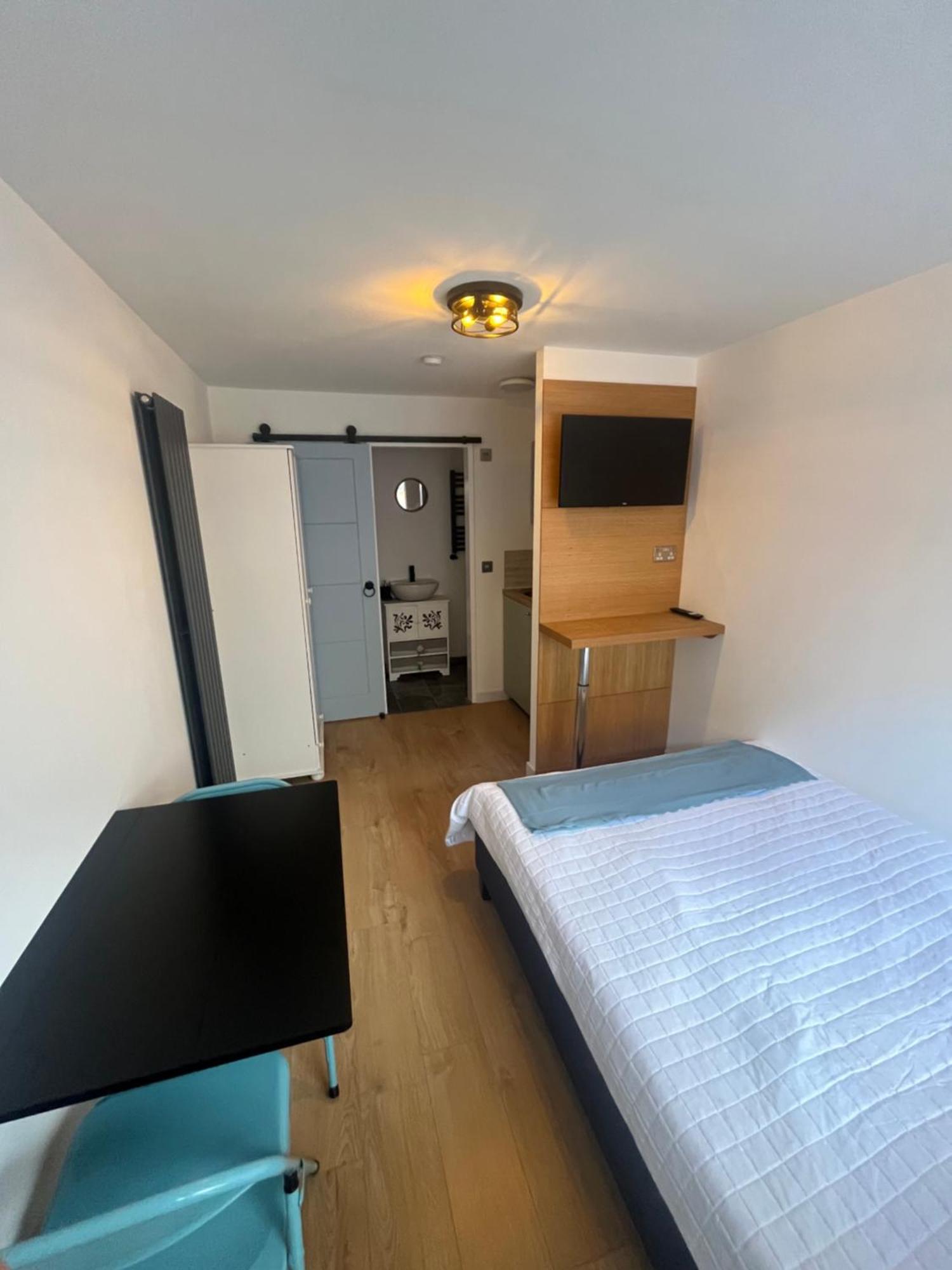 Teddington Little Gem Apartment London Ngoại thất bức ảnh