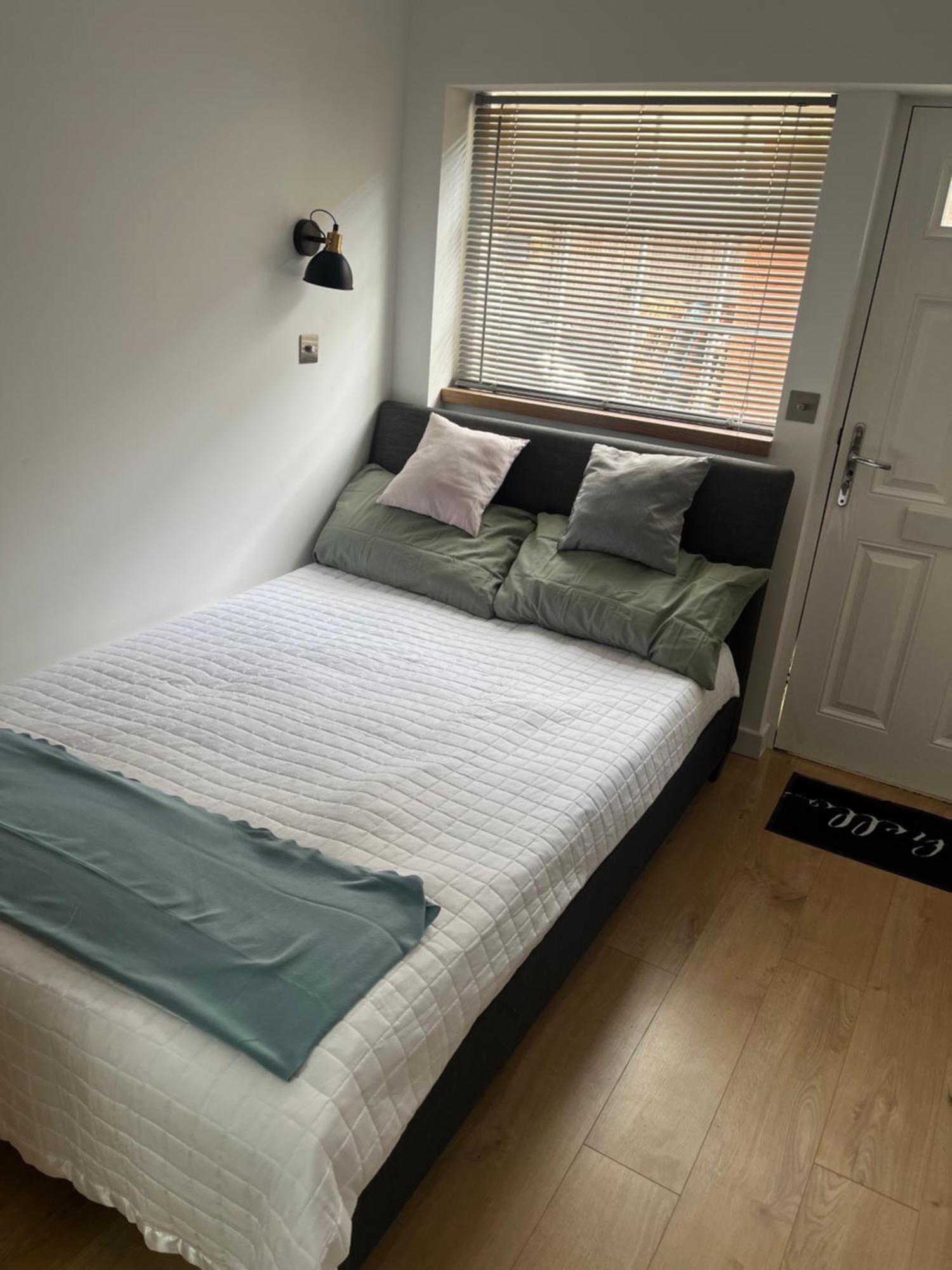 Teddington Little Gem Apartment London Ngoại thất bức ảnh
